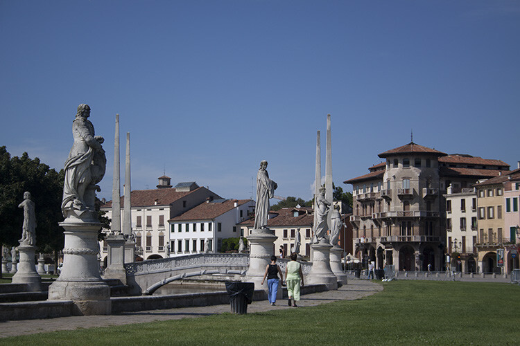 Example2.jpg How to Understand Pixels, Resolution, and Resize Your in Photoshop Correctly